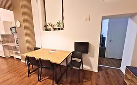 Dimael Hostel & Apartments